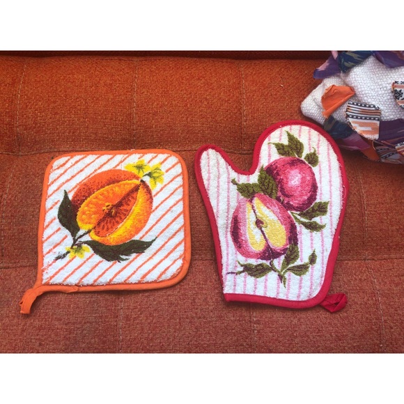 Vintage Other - UNUSED true vintage Pot Holders -like new